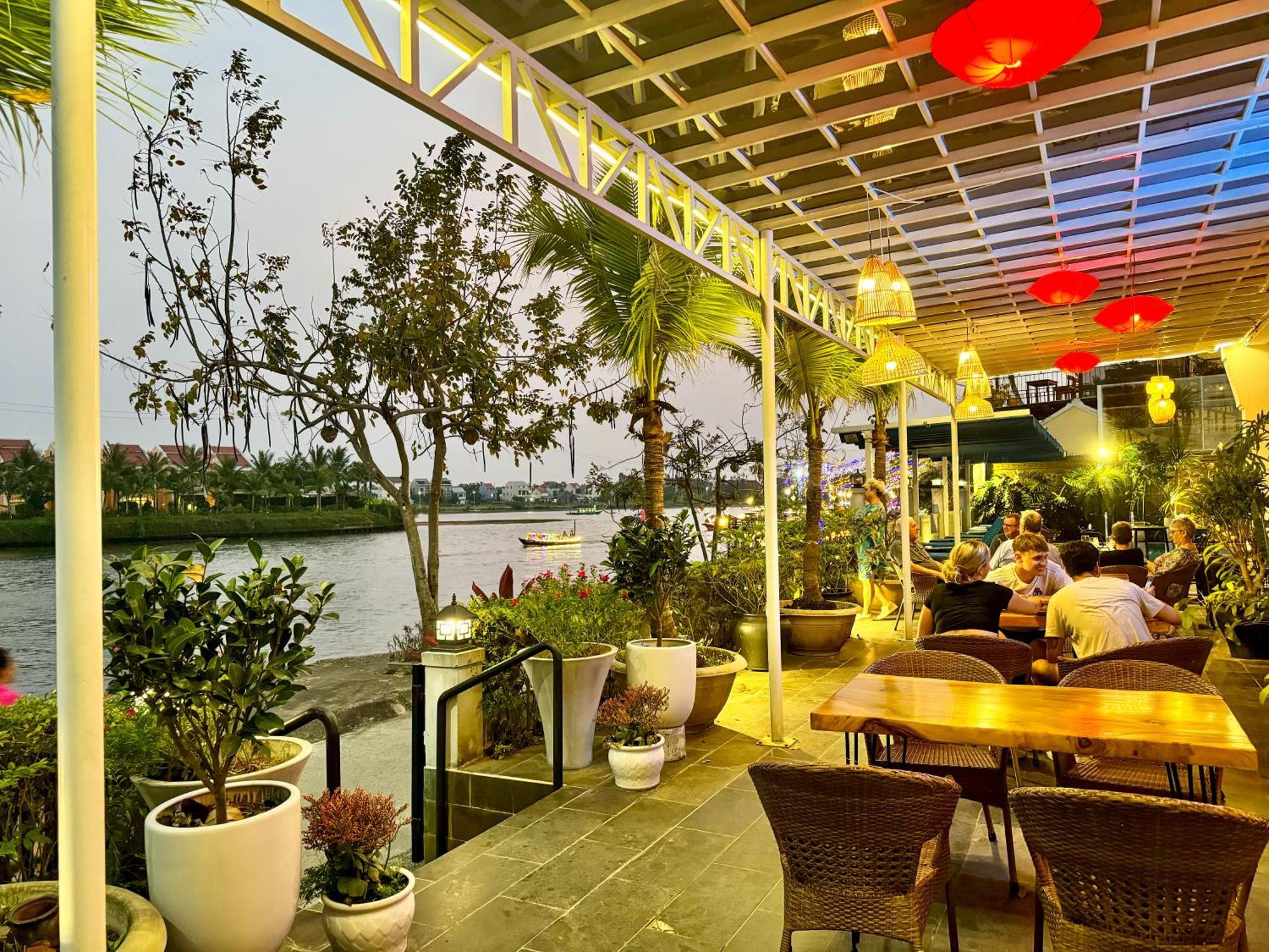 ริเวอร์ไซด์ ไวท์ เฮาส์ วิลลา Hotel ฮอยอัน ภายนอก รูปภาพ